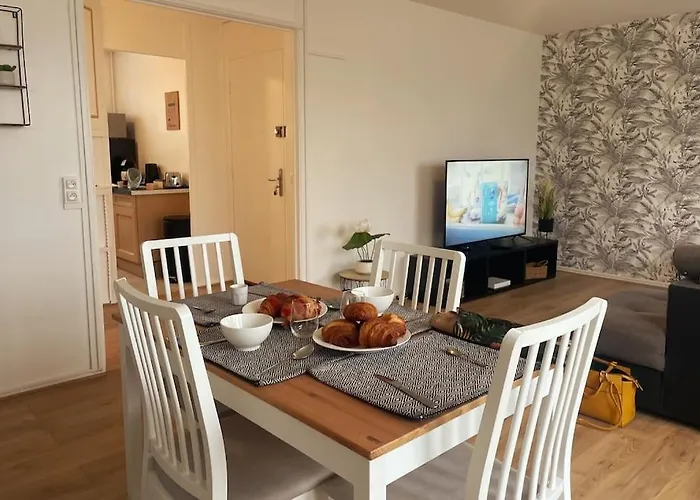 Port De Plaisance Et Min - Lumineux